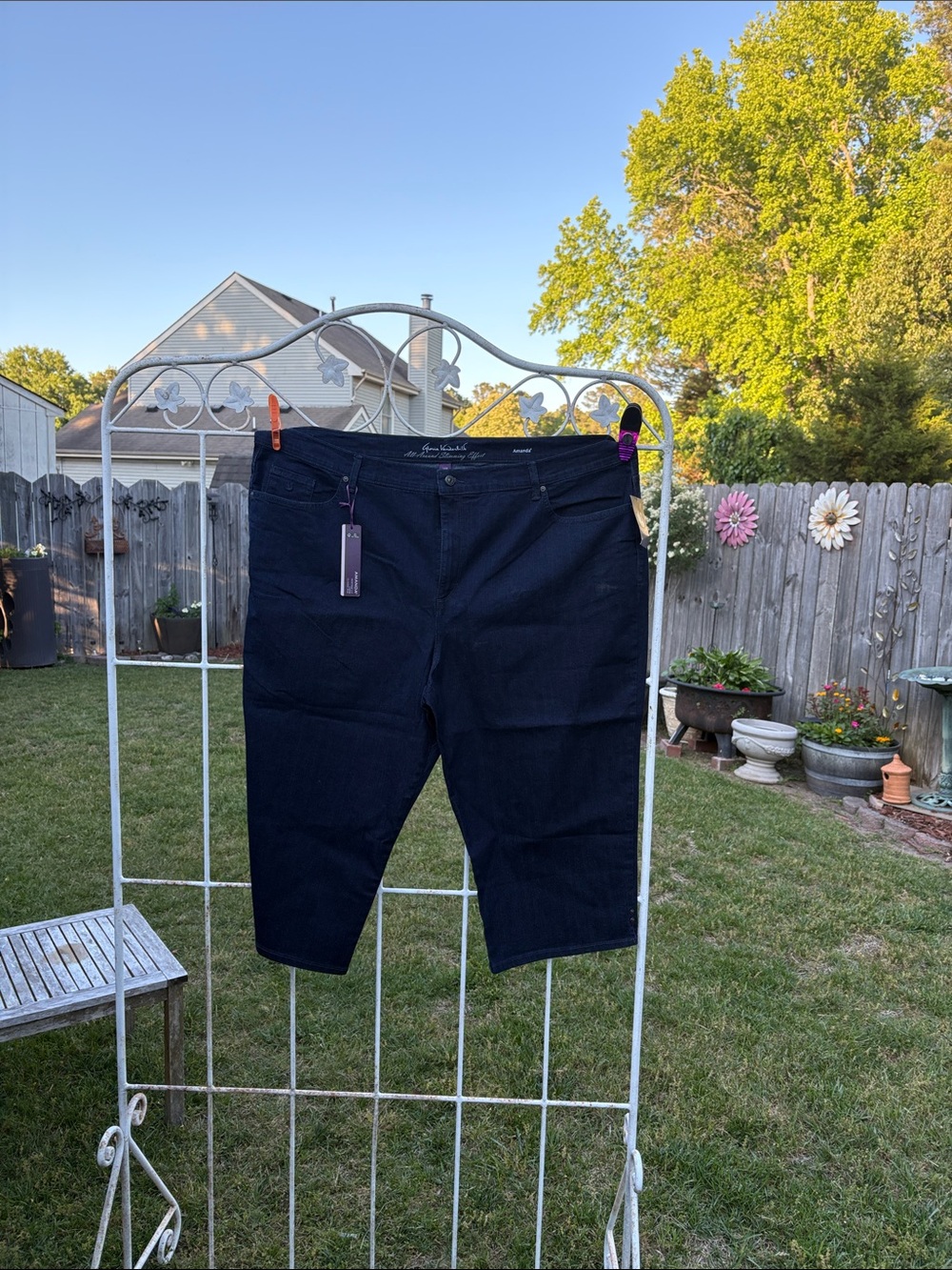 Gloria Vanderbilt Navy Bermuda Shorts